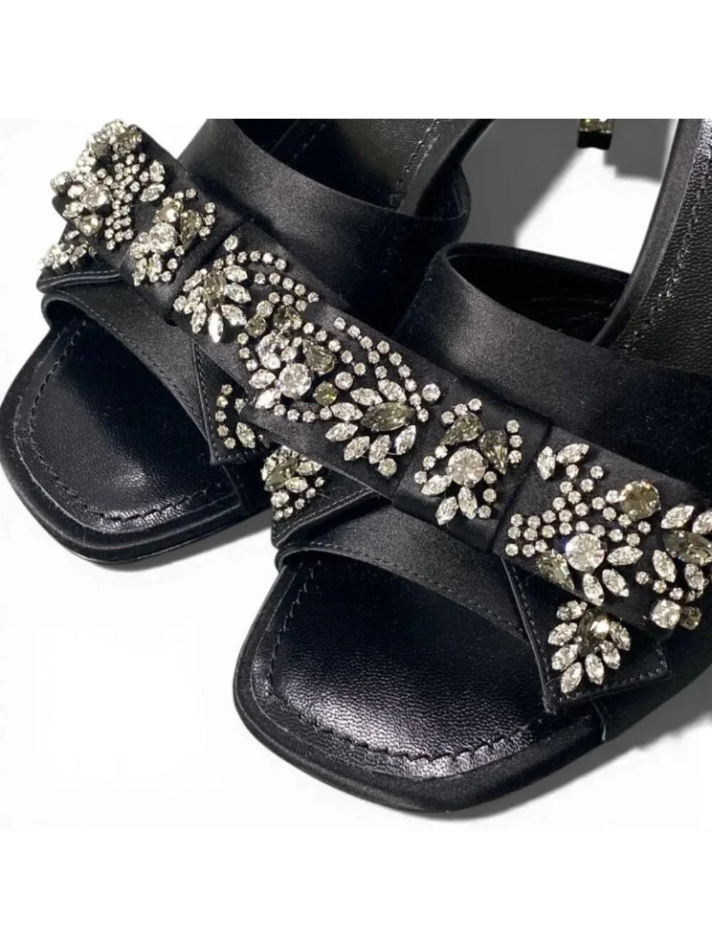 Louis Vuitton Bijou Rhinestone Diva Sandal - Picture 6 of 9